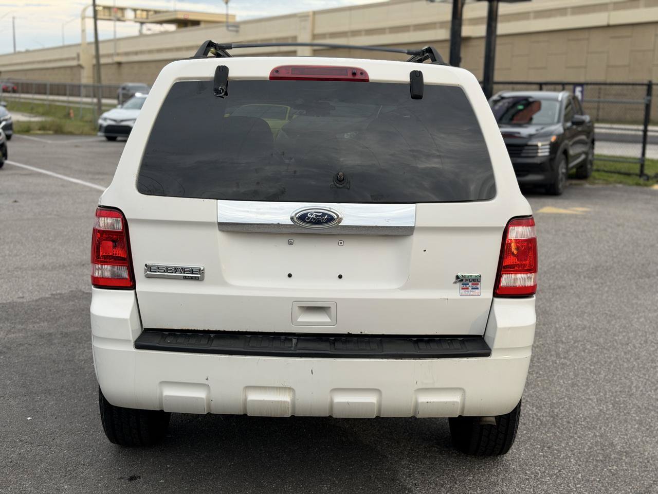 Used 2010 Ford Escape Limited AWD/4WD image 5