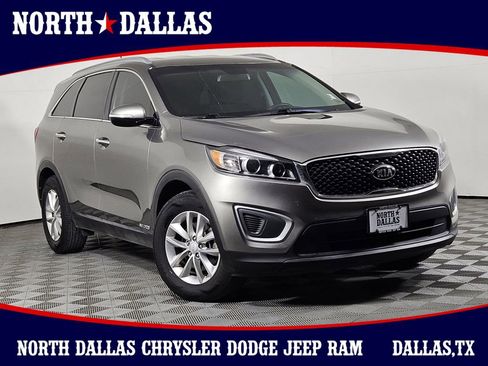Used 2016 Kia Sorento LX AWD/4WD image 1