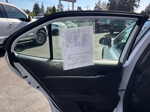Used 2021 Toyota Camry SE w/ Carpet Mat Package (TMS) FWD image 13