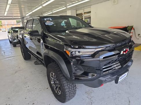 Used 2024 Chevrolet Colorado ZR2 w/ ZR2 Convenience Package III AWD/4WD image 7