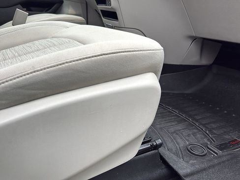 Used 2018 Chrysler Pacifica Touring Plus image 25