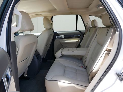 Used 2010 Lincoln MKX AWD image 11