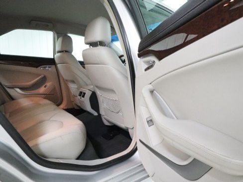 Used 2011 Cadillac CTS Luxury RWD image 11