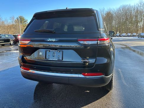 Used 2023 Jeep Grand Cherokee Laredo w/ Luxury Tech Group I image 8