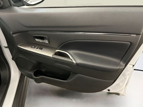 Used 2025 Mitsubishi Outlander Sport SE image 32