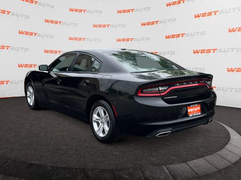 Used 2021 Dodge Charger SXT w/ Leather Interior Group image 3