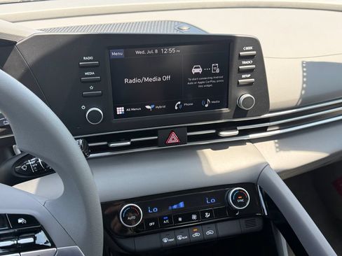 New 2026 Hyundai Elantra Hybrid FWD image 21