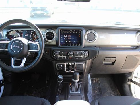 Used 2023 Jeep Wrangler Sahara image 44