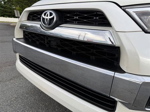 Used 2018 Toyota 4Runner Limited image 11