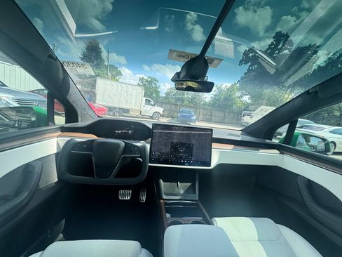 Used 2023 Tesla Model X AWD/4WD image 2