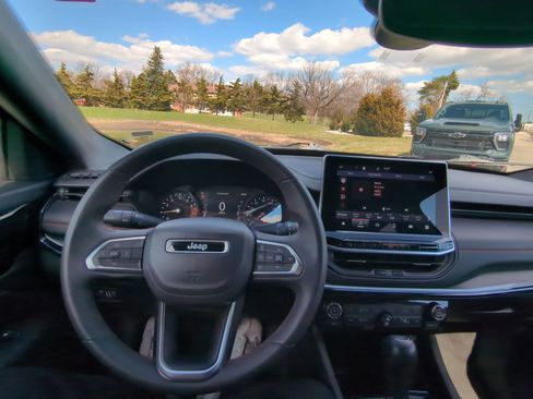 Used 2024 Jeep Compass Trailhawk image 22