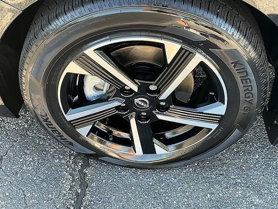 Certified 2025 Nissan Sentra SV w/ All-Weather Package FWD image 9