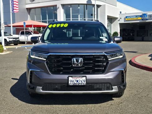 Used 2024 Honda Pilot Touring image 2