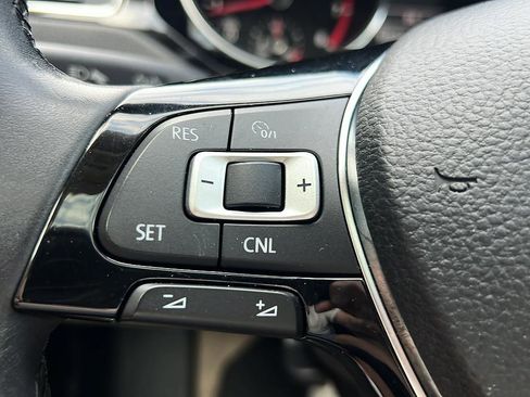 Used 2016 Volkswagen Jetta SEL FWD image 33