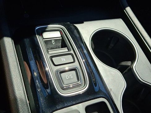 Certified 2025 Honda Pilot Touring image 17