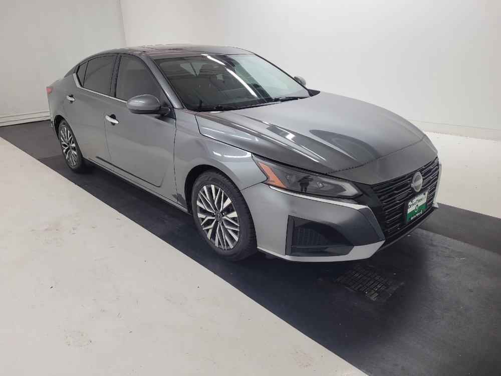 Used 2023 Nissan Altima 2.5 SV w/ SV Premium Package FWD image 13