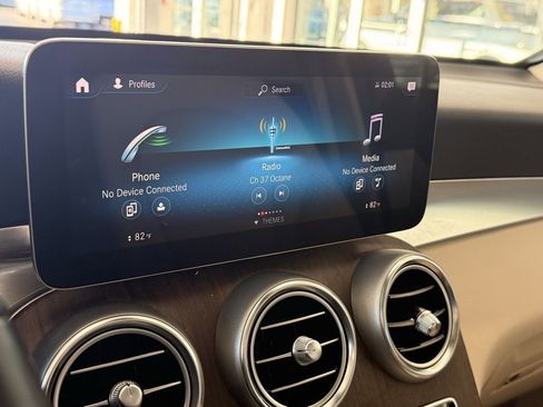 Used 2022 Mercedes-Benz GLC 300 4MATIC w/ Premium Package Lite image 31