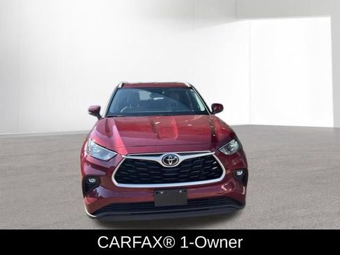 Used 2023 Toyota Highlander XLE AWD/4WD image 1