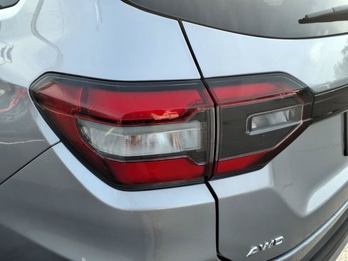 Used 2024 Honda Pilot Touring image 13
