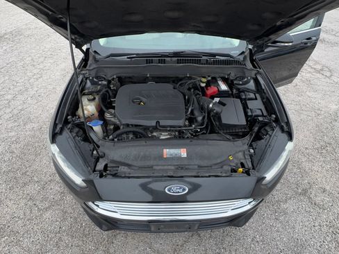 Used 2015 Ford Fusion SE FWD image 19
