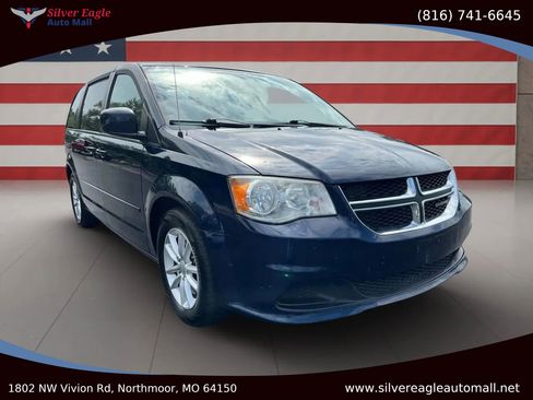Used 2014 Dodge Grand Caravan SXT w/ Rear Park Assist Package image 5