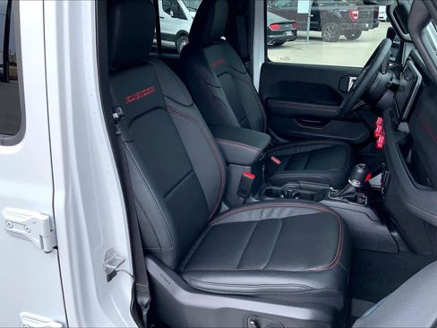 Used 2025 Jeep Gladiator Rubicon image 8