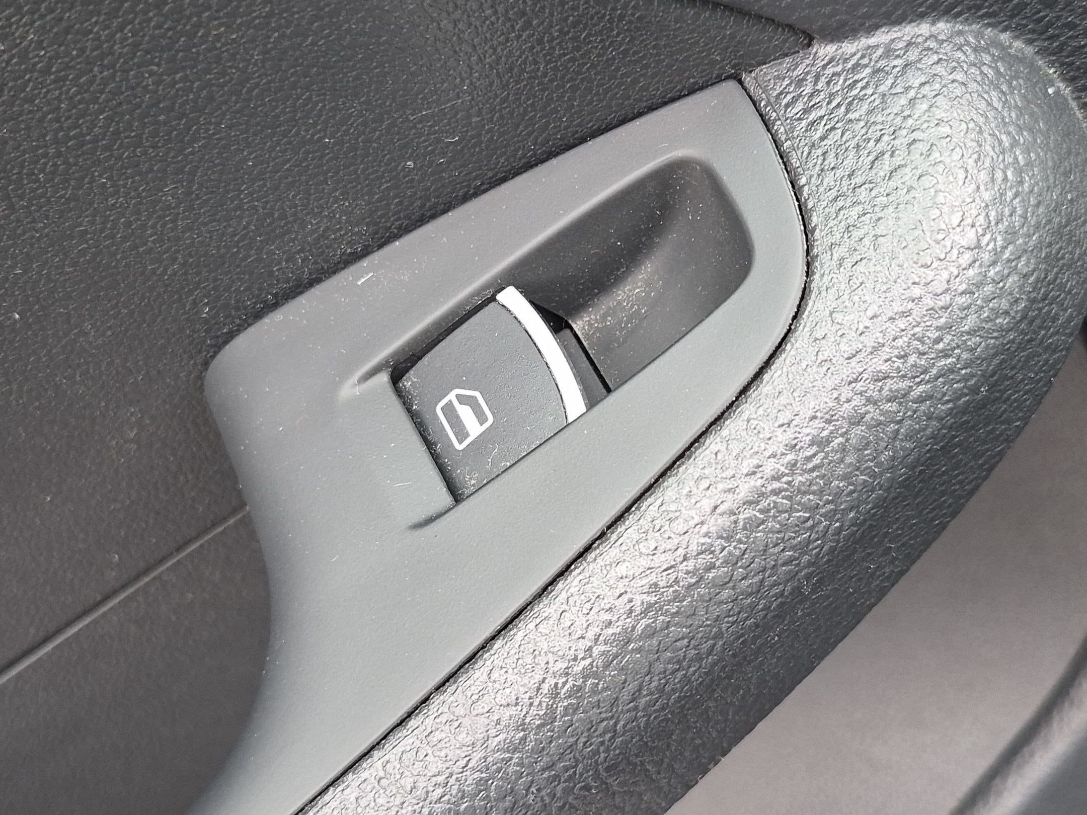 Used 2015 Volkswagen Jetta TDI SE FWD image 28