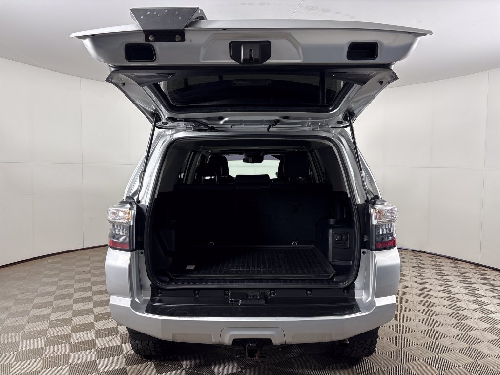 Used 2021 Toyota 4Runner Venture w/ Moonroof Package AWD/4WD image 23