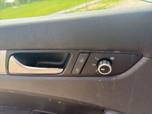 Used 2013 Volkswagen Passat TDI SE FWD image 19