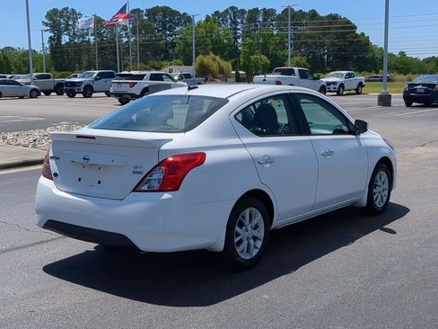 Used 2019 Nissan Versa SV w/ SV Special Edition Package FWD image 3