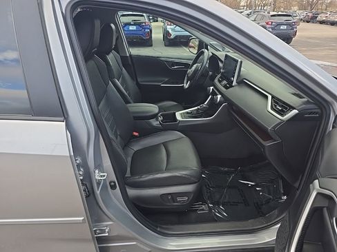 Used 2022 Toyota RAV4 Limited image 6