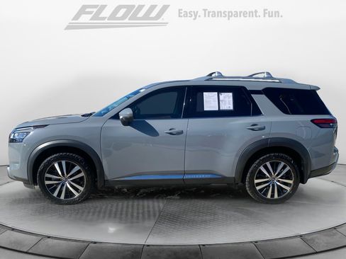 Used 2024 Nissan Pathfinder Platinum AWD/4WD image 5