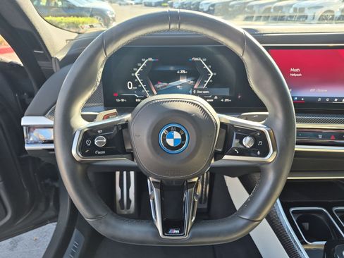 Used 2024 BMW i7 xDrive60 AWD/4WD image 18