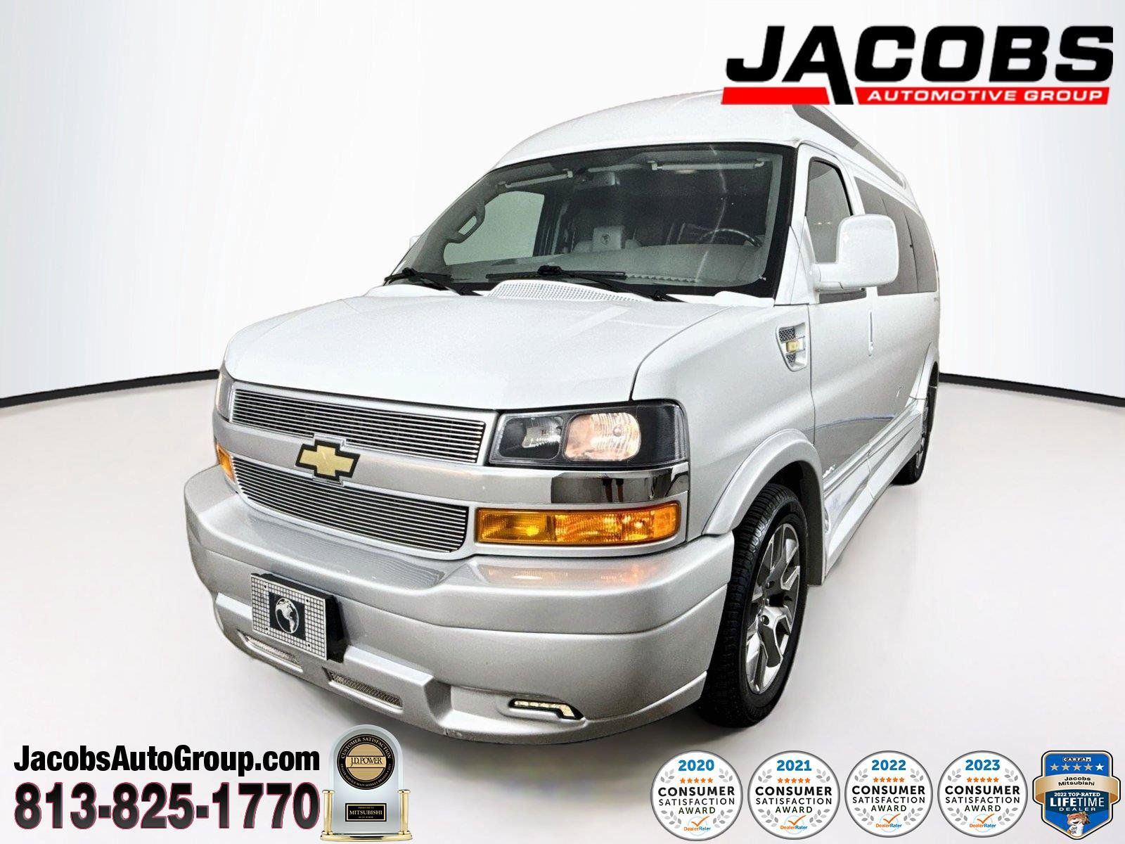 Used 2023 Chevrolet Express 2500 RWD image 1