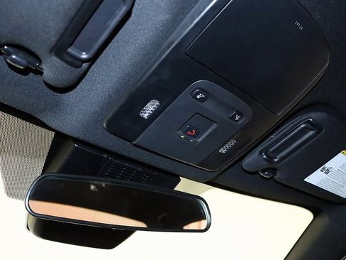 Used 2025 Toyota Camry SE image 19