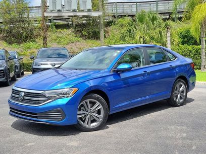 Used 2024 Volkswagen Jetta SE w/ Panoramic Sunroof Package