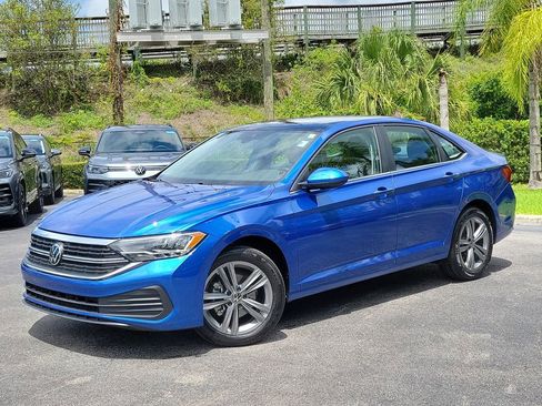 Used 2024 Volkswagen Jetta SE w/ Panoramic Sunroof Package FWD image 1