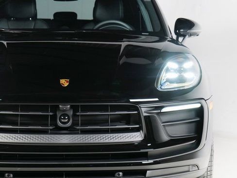 Certified 2026 Porsche Macan AWD/4WD image 30
