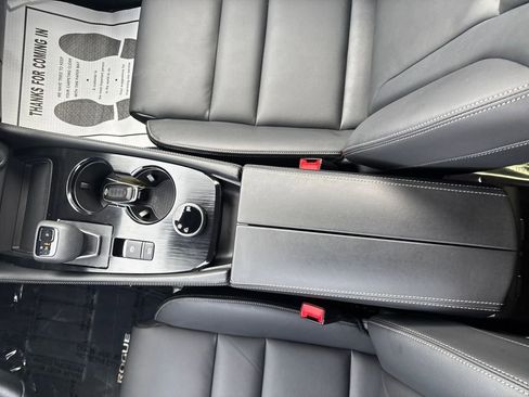 Used 2023 Nissan Rogue SL w/ SL Premium Package image 28