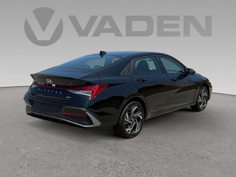 New 2025 Hyundai Elantra SEL image 17