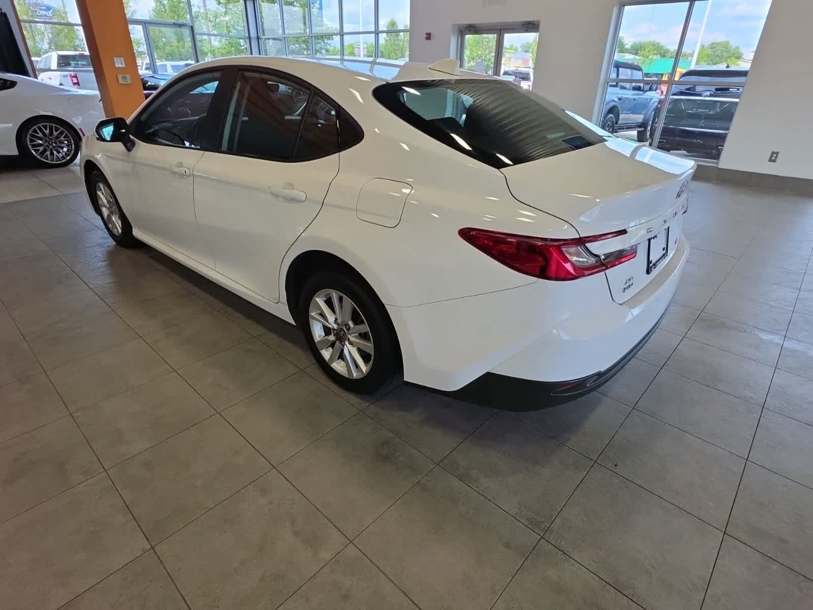 Used 2025 Toyota Camry LE AWD/4WD image 12