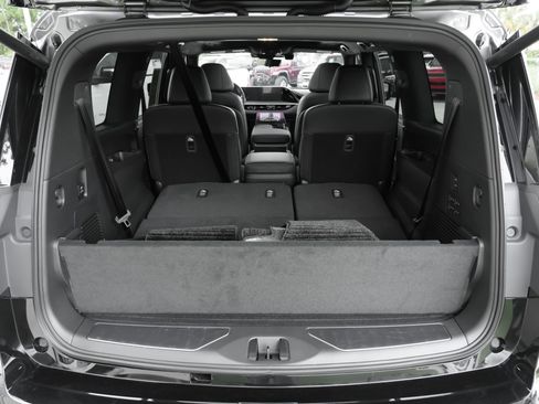 Certified 2026 INFINITI QX80 Autograph w/ Premium Cargo Package AWD/4WD image 40