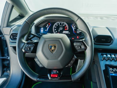 Used 2020 Lamborghini Huracan EVO image 35
