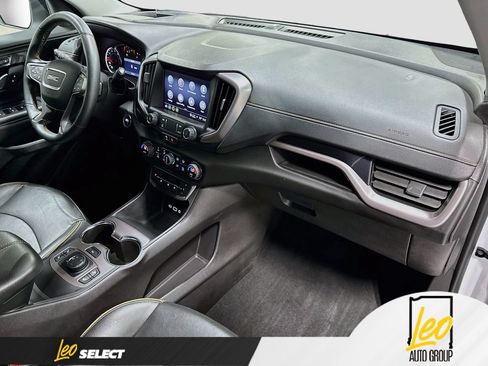 Used 2024 GMC Terrain AT4 w/ Tech Package AWD/4WD image 32
