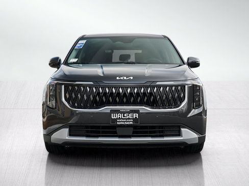 New 2026 Kia Carnival FWD image 2
