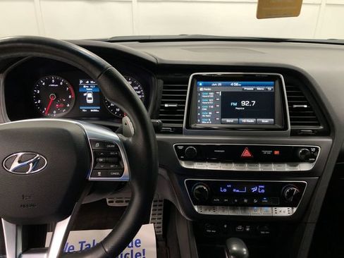 Used 2018 Hyundai Sonata Limited FWD image 18