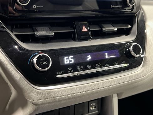 Used 2022 Toyota Corolla Cross LE image 18