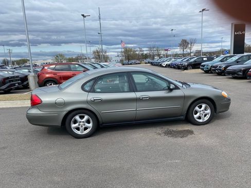 Used 2003 Ford Taurus SES image 21