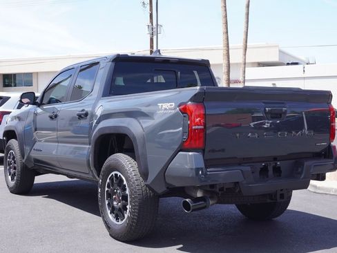 Used 2025 Toyota Tacoma TRD Off-Road w/ TRD Off Road Upgrade Package AWD/4WD image 3