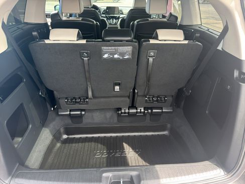 Used 2025 Honda Odyssey Elite image 11